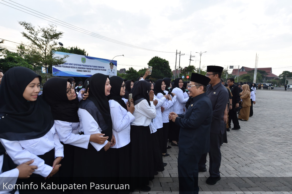 Pj Bupati Andriyanto Serahkan 751 SK Pengangkatan PPPK Formasi Tahun 2023