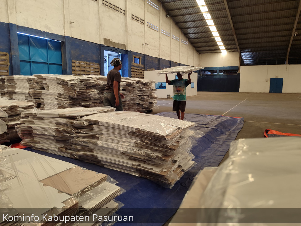 KPU Kabupaten Pasuruan Terima Belasan Ribu Kotak Suara dan Tinta Pemilu 2024