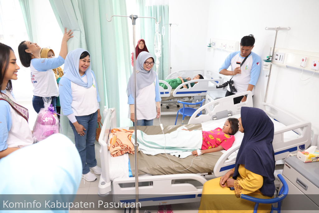 12 Finalis Putri Indonesia Jawa Timur Baksos di RSUD Bangil