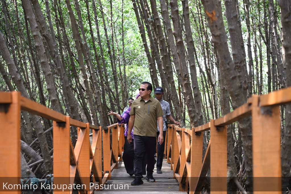 Pj Bupati Nurkholis Resmikan Pondok Kuliner dan Perahu Wisata Mangrove Penunggul Park