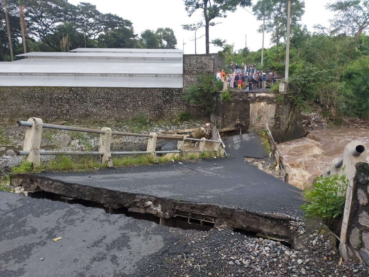 Gambar berita