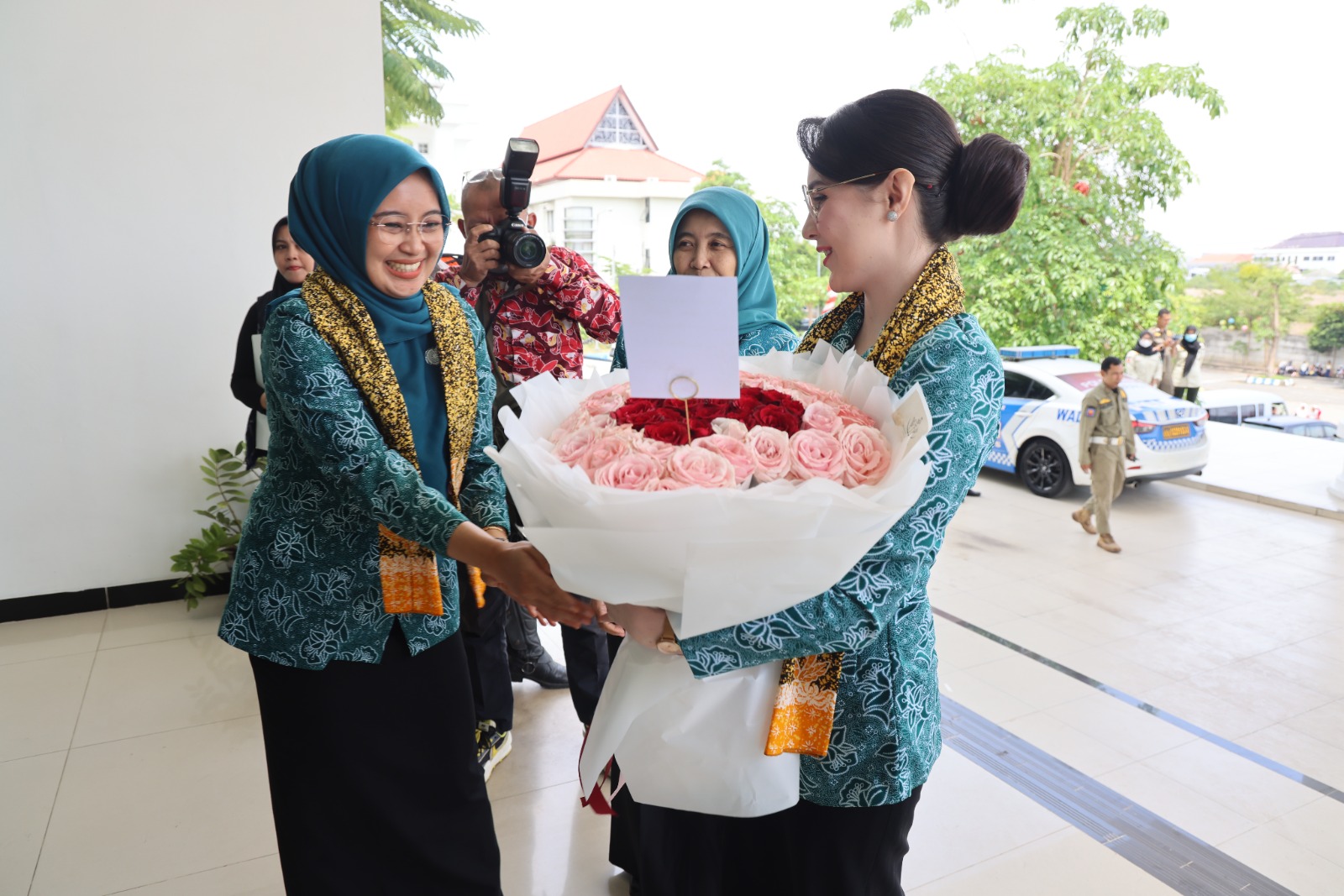 Sampul untuk Penyambutan Kedatangan Ketua TP PKK Provinsi Jawa Timur dalam Acara Sosialisasi dan Pendampingan Pelaksanaan Gerakan PKK Berbasis IT Tahun 2025