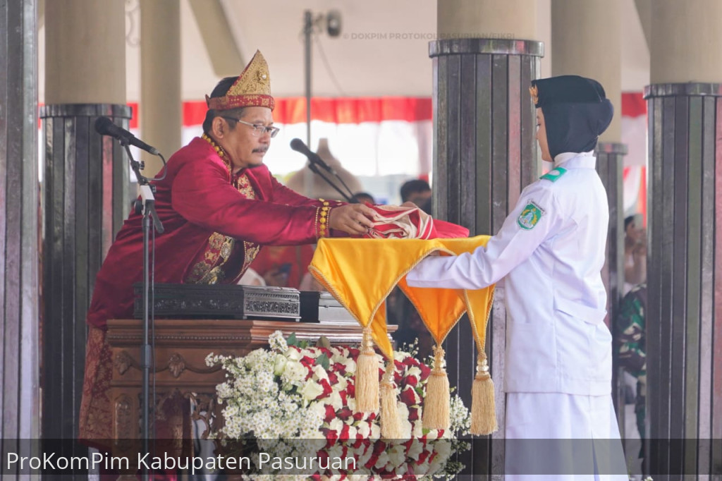 Usai Pimpin Upacara HUT Ke-79 Kemerdekaan RI, Pj. Bupati Andriyanto Apresiasi Performa Paskibraka dan Pasukan Upacara
