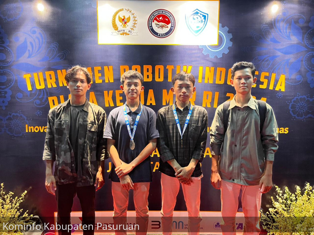 Pelajar MAN 1 Pasuruan Juara Turnamen Robotik Indonesia