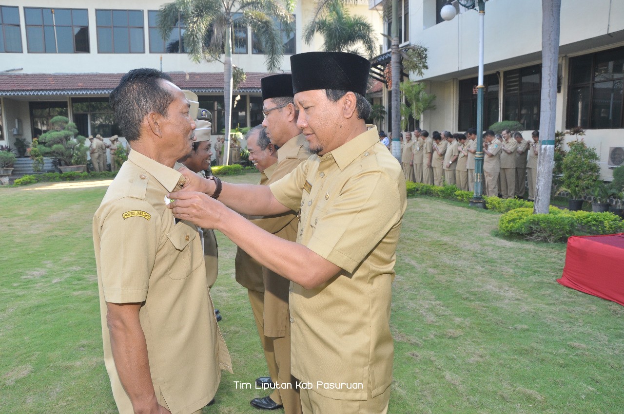 Bupati Irsyad Yusuf Wajibkan Karyawan Pemkab Pasuruan Kenakan PIN Hari Jadi ke 1088