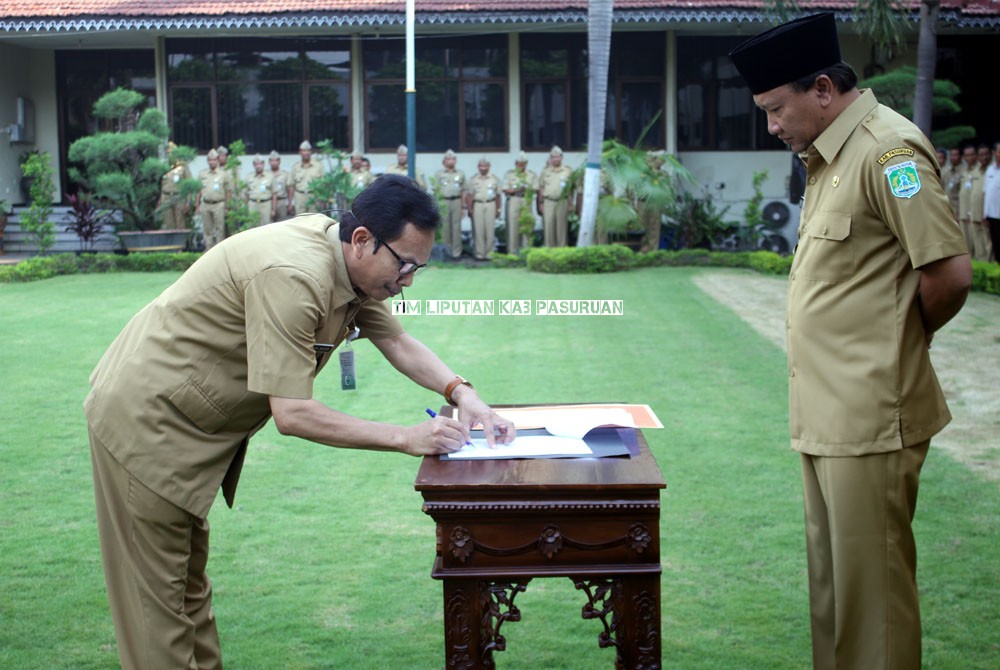 HINDARI KKN, PUNGLI DAN GRATIVIKASI, PEJABAT PEMKAB PASURUAN TANDA TANGAN PAKTA INTEGRITAS