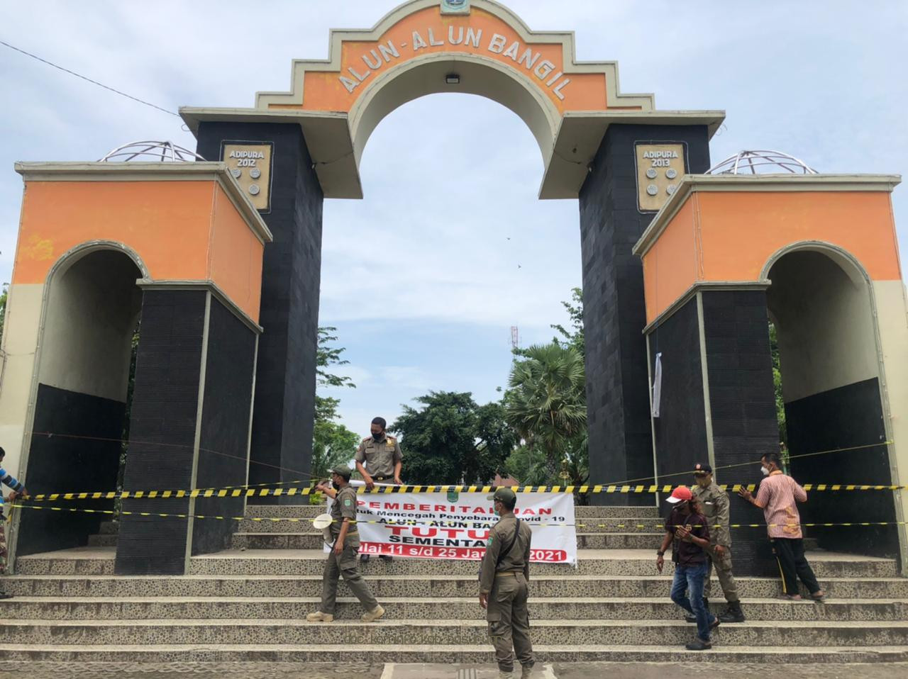 Satgas Penanganan Covid-19 Kabupaten Pasuruan Tutup Alun-Alun Bangil