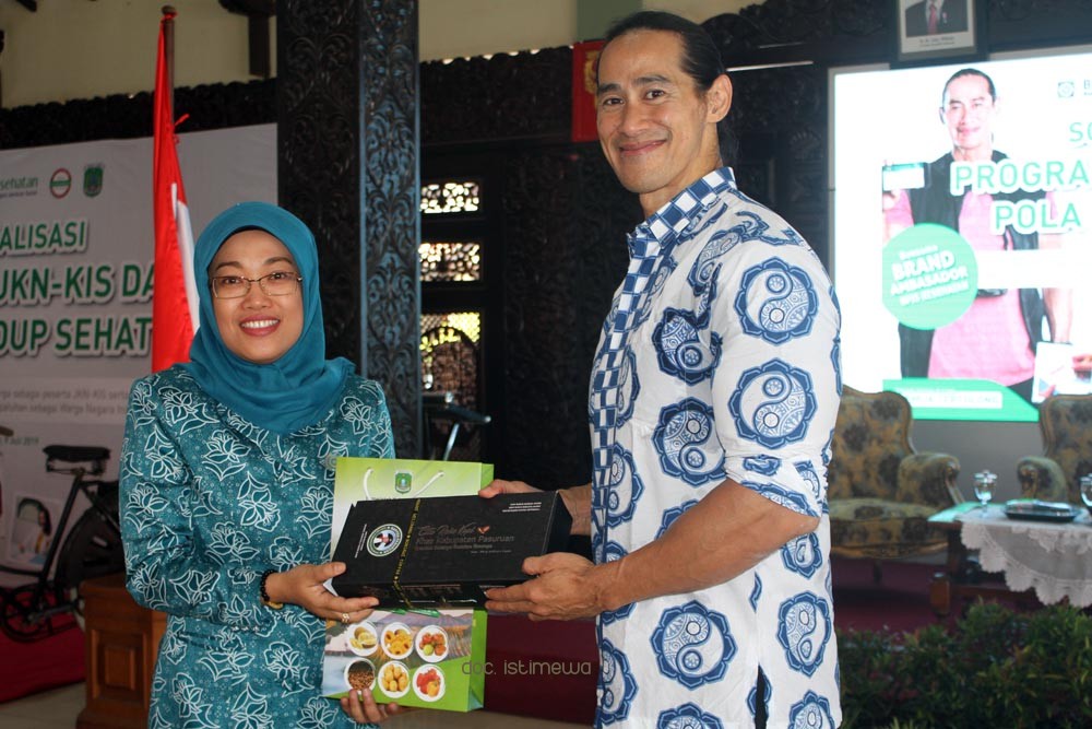 Ade Rai Ajak Ibu-Ibu Kabupaten Pasuruan Jaga Pola Makan dan Jadi Peserta BPJS 