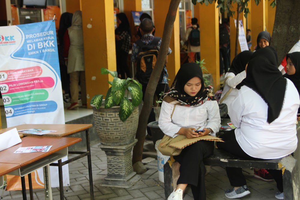 Fasilitasi Penyedia Lapangan Pekerjaan dan Alumninya, SMKN I Bangil Gelar Job Matching