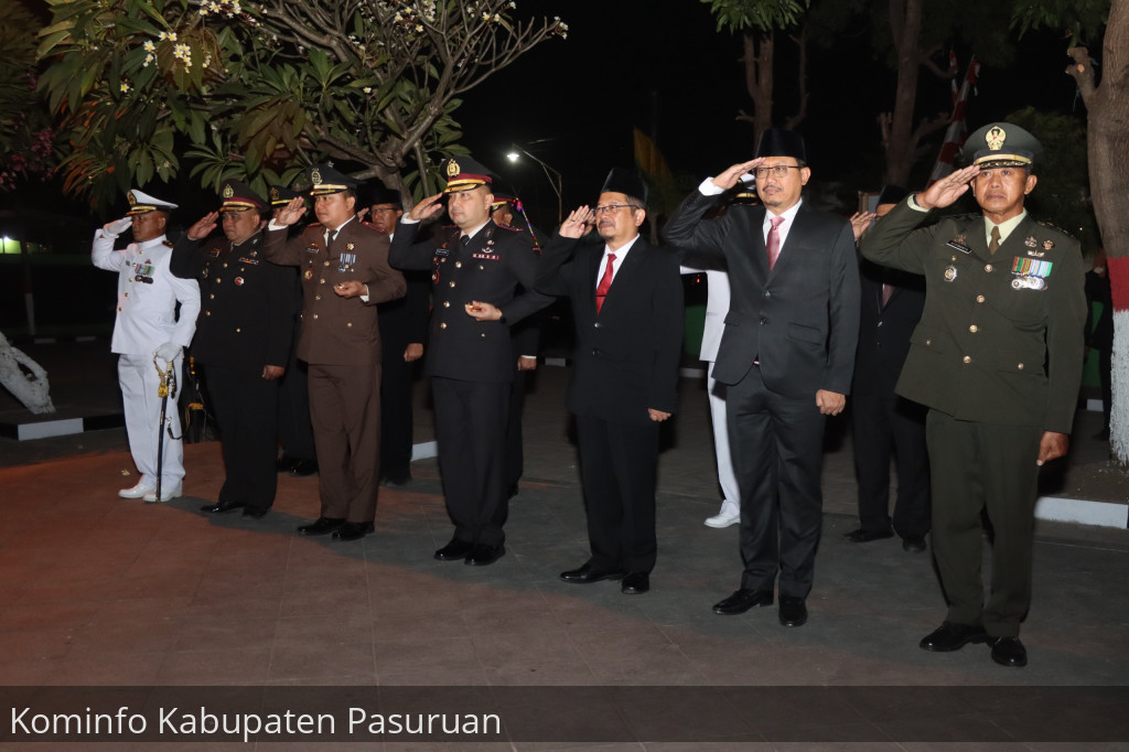 Dandim 0819 Pasuruan Pimpin Apel Kehormatan Dan Renungan Suci