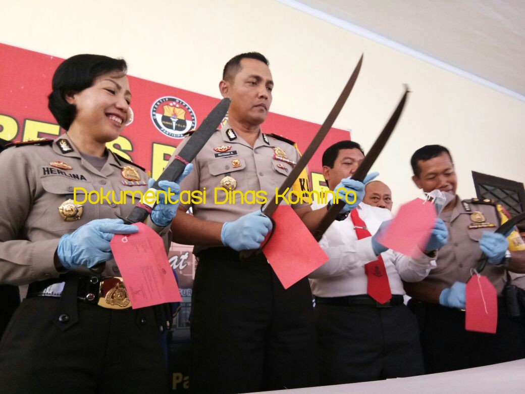 Merajalela, Polres Pasuruan Tangkap 4 Begal dan 1 Penadah