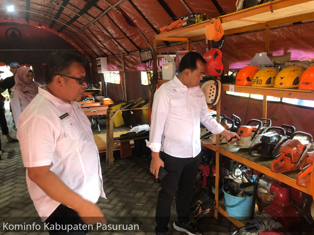 BNPB Gelontorkan Bantuan Kebencanaan. Pj Bupati Nurkholis: Pastikan Aman dan Salurkan Sesuai Kebutuhan Warga Terdampak