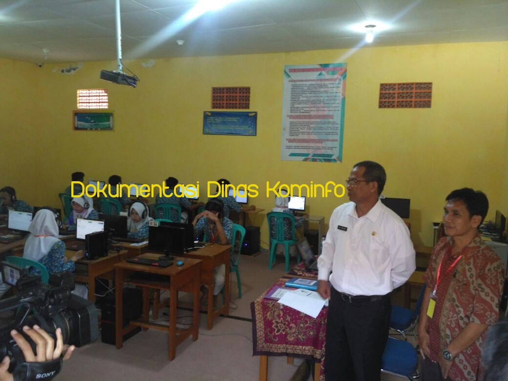 Pastikan UNBK Tanpa Ada Masalah, Plt Bupati Pasuruan, Riang Kulup Prayudha Sidak SMK- SMK di Pegunungan
