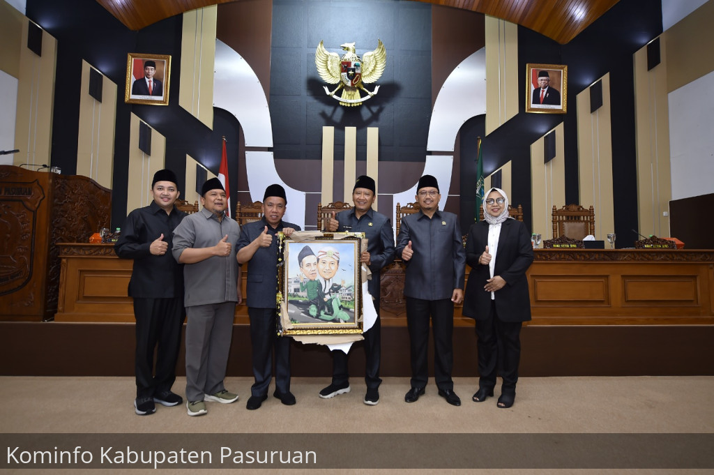 Saling Balas Pantun. Momen Indah Terakhir Gus Irsyad-Gus Mujib Dengan DPRD Kabupaten Pasuruan