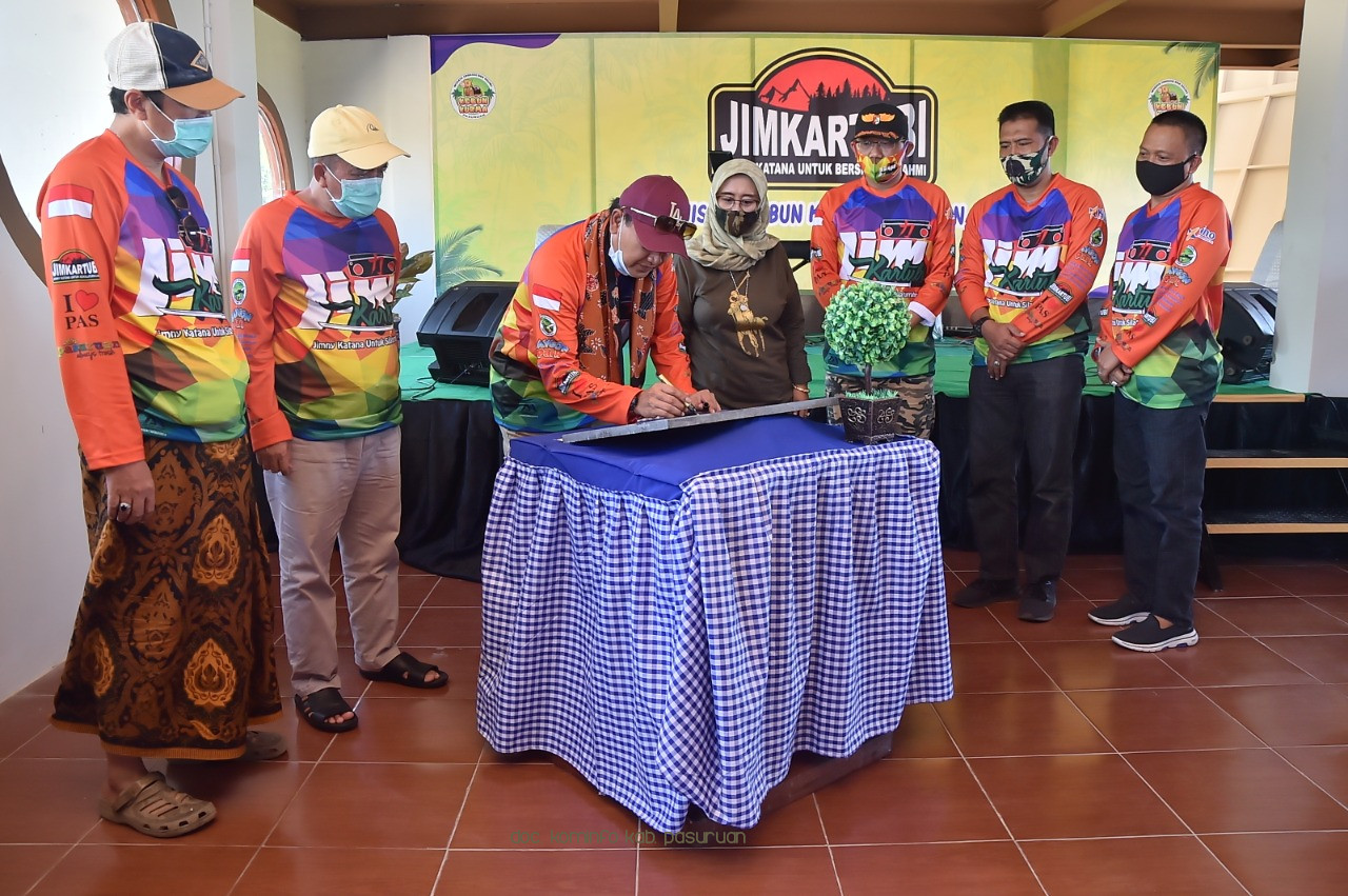 Bupati Irsyad Yusuf Resmikan Food Court Wisata Kebun Kurma Pasuruan