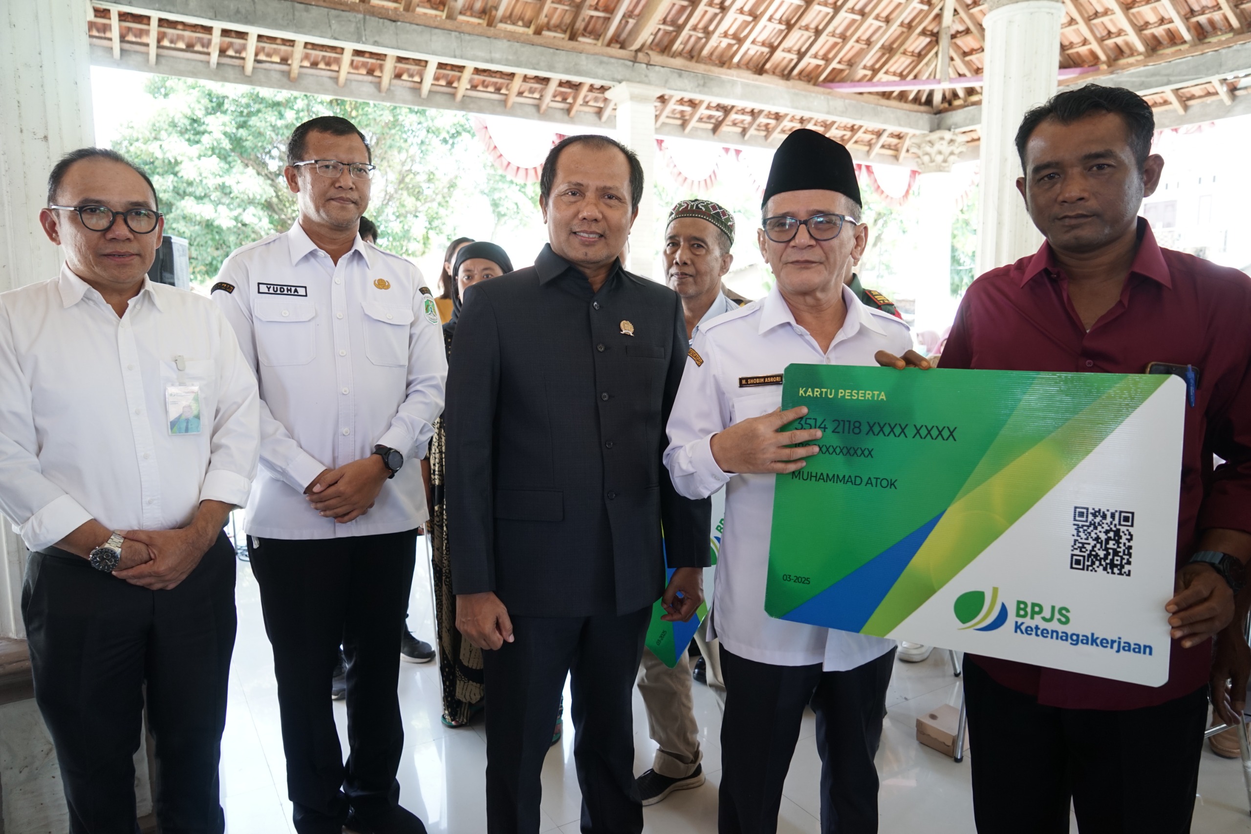 Sampul untuk Penyerahan Simbolis Kartu Kepesertaan dan Klaim Jaminan Kematian (JKM) BPJS Ketenagakerjaan untuk Nelayan