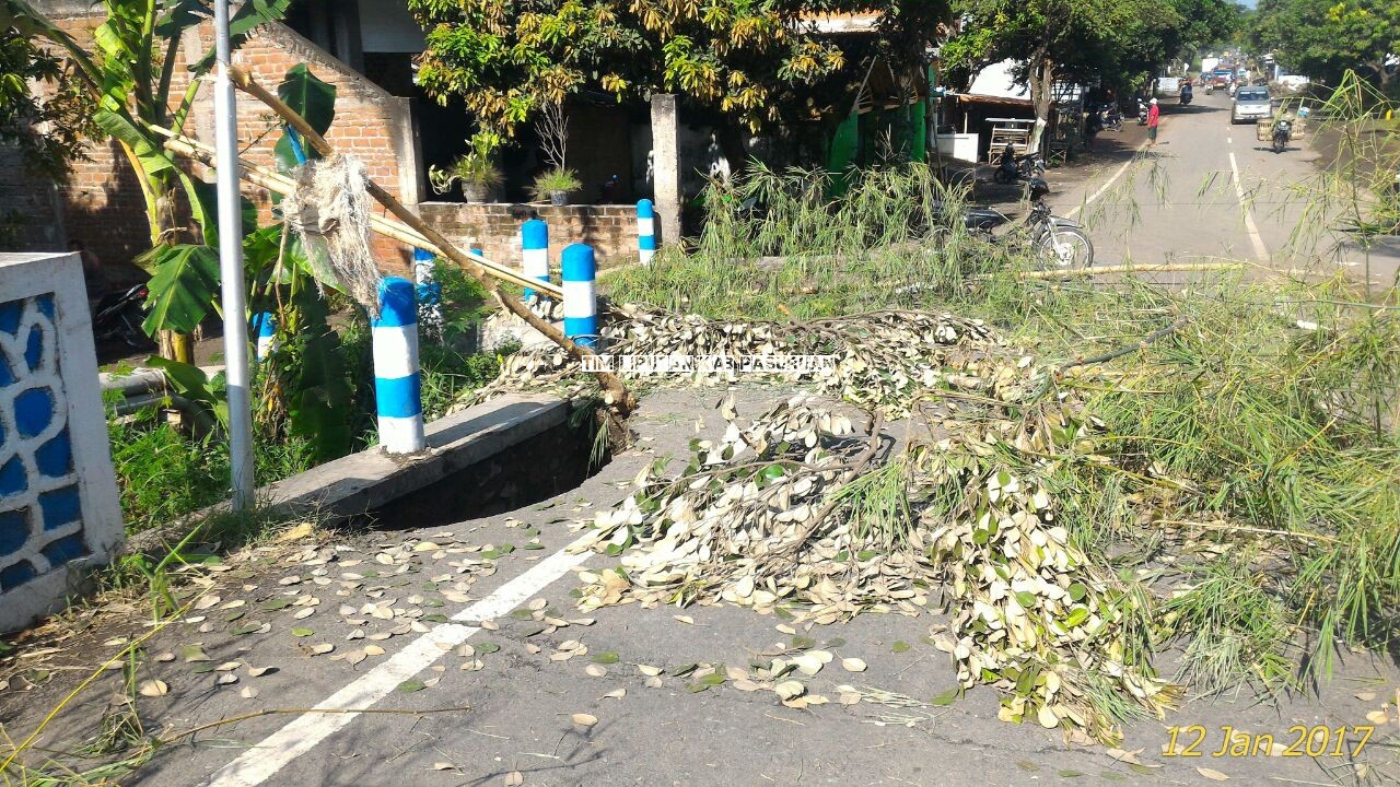 PEMKAB PASURUAN SEGERA PERBAIKI FASILITAS UMUM YANG RUSAK AKIBAT TERJANGAN BANJIR