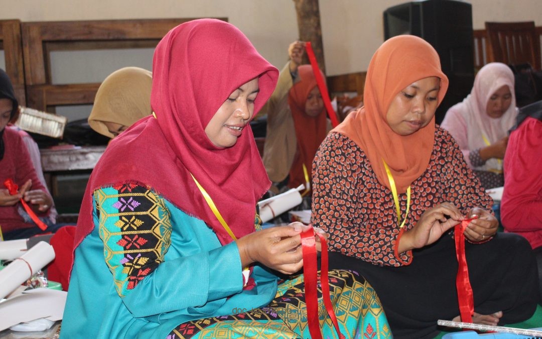 Musim Pernikahan, Disperindag Latih Ibu-Ibu Membuat Hantaran Lamaran