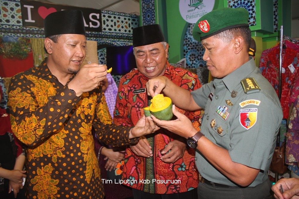 Meriahkan MTQ Jatim ke XXVII, Bupati Irsyad Yusuf Resmikan Pameran Produk Unggulan