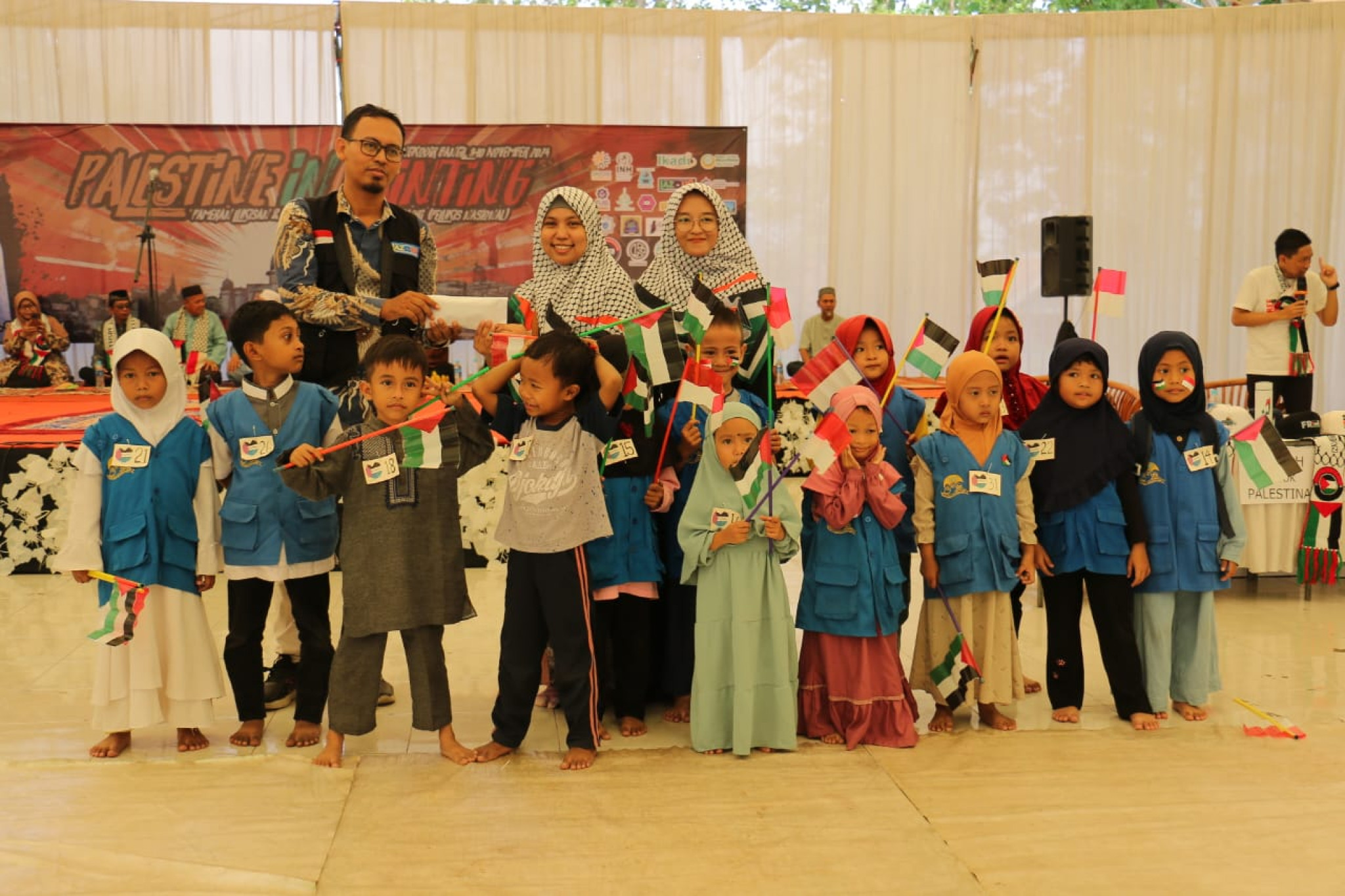 Sampul untuk Palestina In Painting
