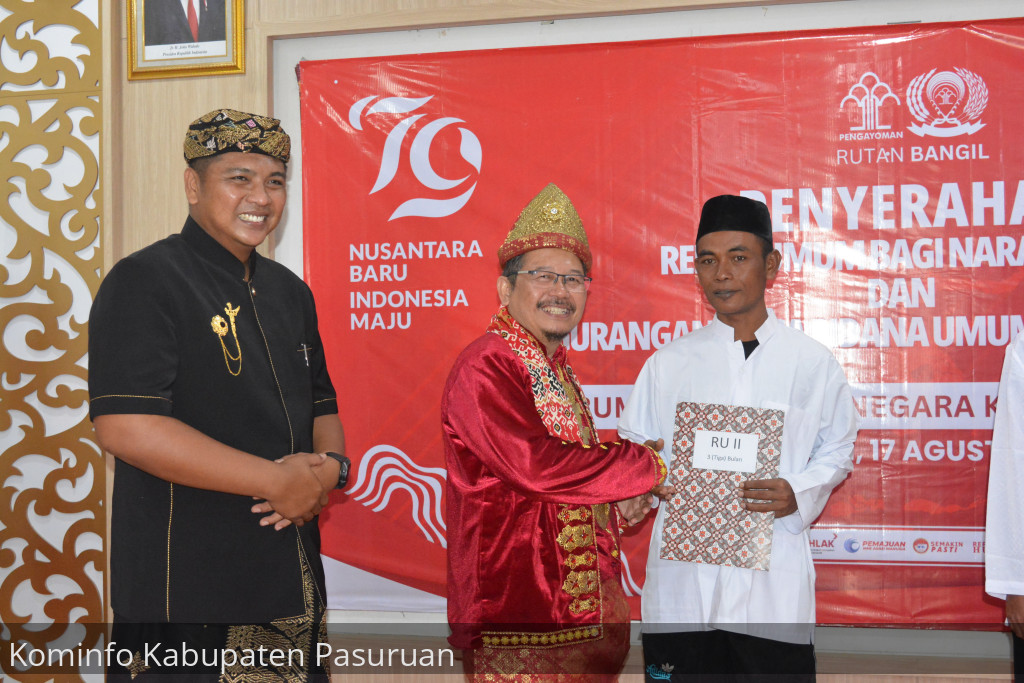 Pj Bupati Andriyanto Serahkan Remisi Untuk 228 WBP Rutan Bangil