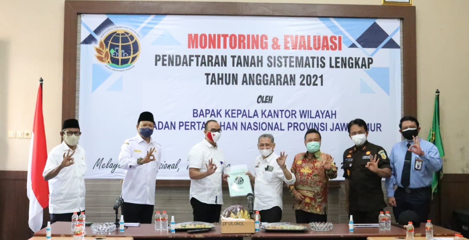 BPN Kabupaten Pasuruan Serahkan Puluhan Sertifikat Aset Daerah kepada Bupati Irsyad Yusuf 