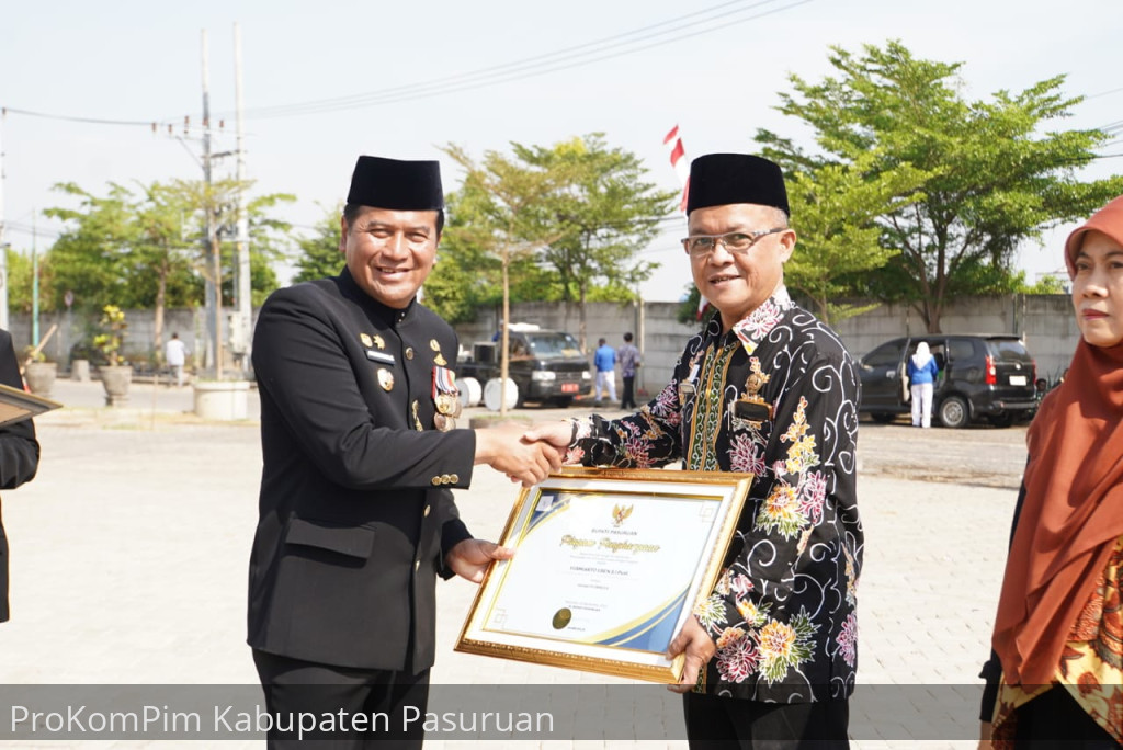 Peringatan Hari Jadi Ke-79 Provinsi Jatim, Pemkab Pasuruan Beri Penghargaan Kepada ASN/OPD/Lembaga/Masyarakat Berprestasi