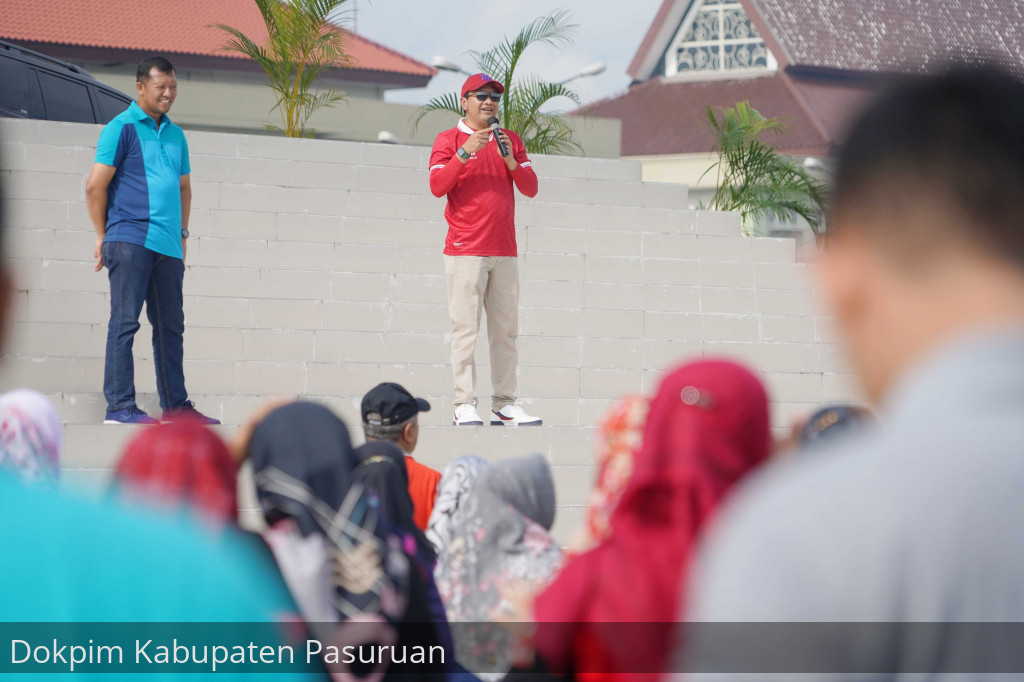 Pimpin Olahraga Bersama, Bupati Ajak Karyawan/ti Pemkab Pasuruan Jaga Lingkungan dan Hemat Energi