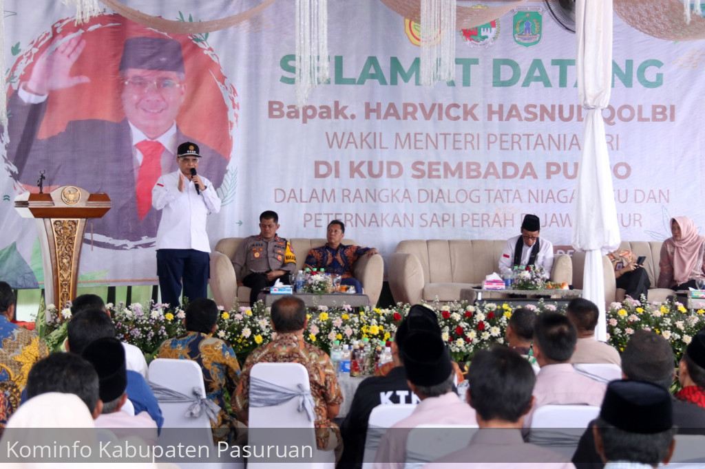 Wakil Menteri Pertanian Harvick Hasnul Qolbi Tinjau Peternakan Sapi Perah di Puspo