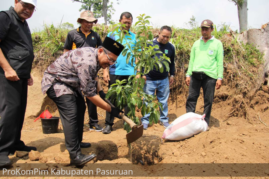 Launching Penanaman Konservasi Tahun 2023, Pj. Bupati Andriyanto Pererat Sinergi Dengan Stakeholder Pembangunan Kabupaten Pasuruan