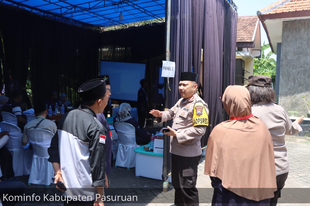 Rekap Surat Suara Pemilu 2024 di PPK, Siagakan 6 Polisi Diback Up TNI, Satpol PP dan Linmas