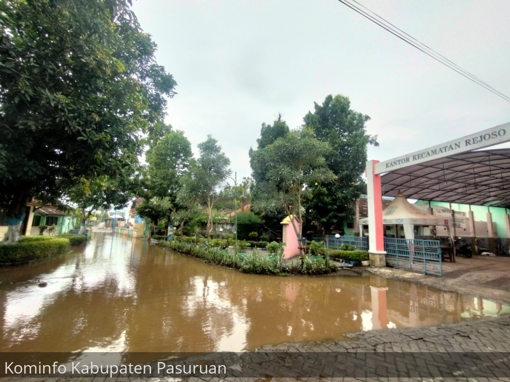 Warga 5 Desa di Kecamatan Rejoso Masih Berjibaku Dengan Banjir