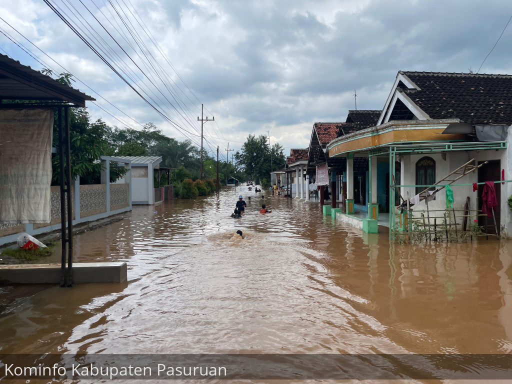 8 Kecamatan di Kabupaten Pasuruan Dikepung Banjir. Terparah di Dusun Kebrukan, Desa Kedawung Kulon