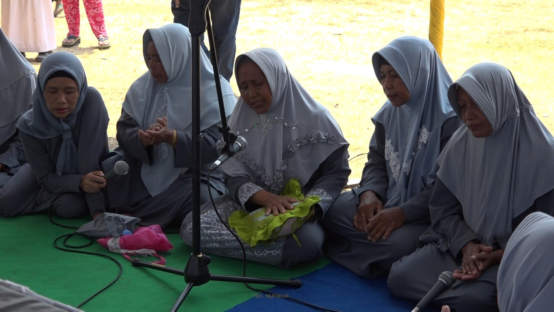 Kesenian Tradisional "Buk-Gebluk" Warnai Kendurenmas di Rembang