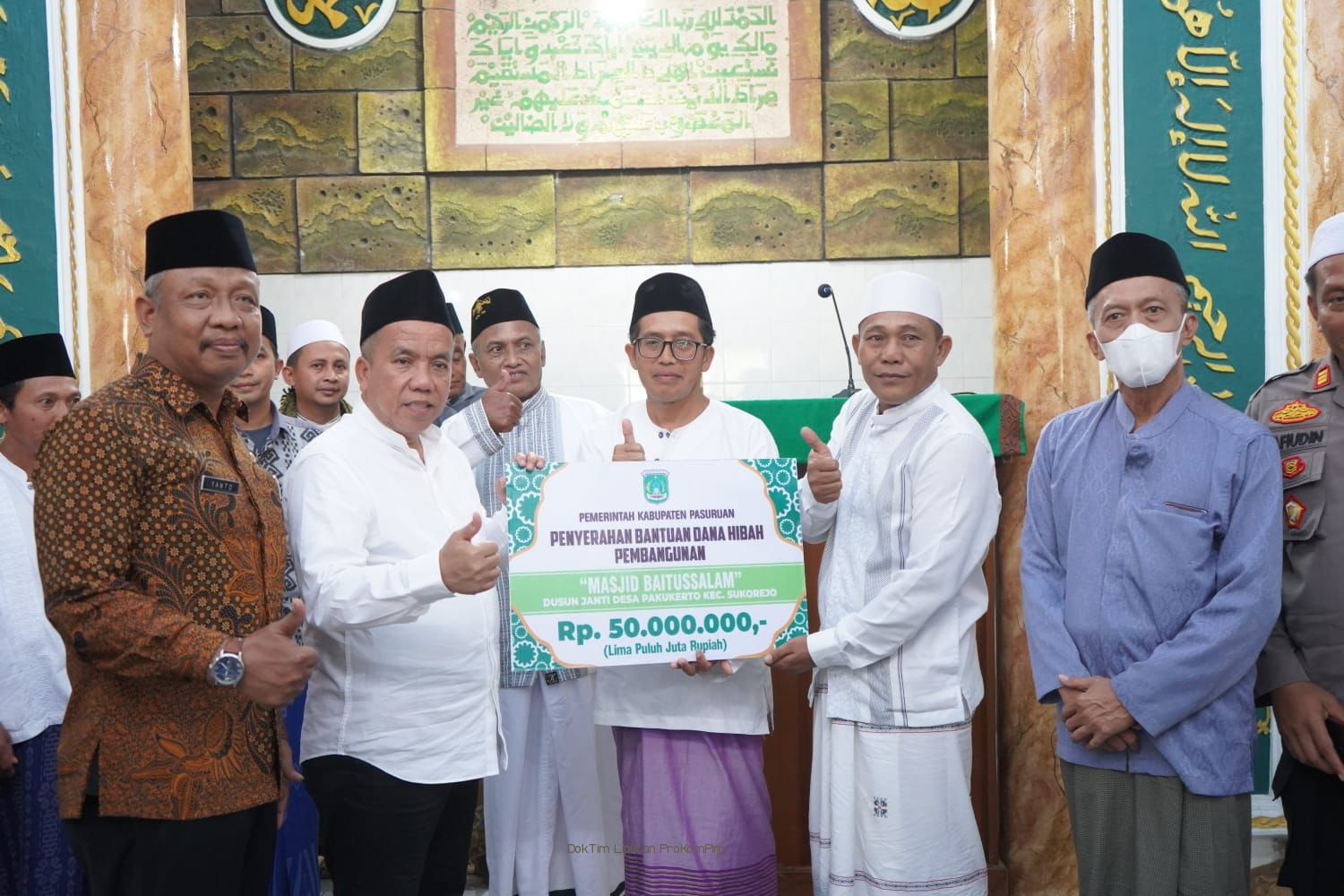 Pemkab Pasuruan Serahkan Dana Hibah Untuk Masjid dan Musholla di Kecamatan Sukorejo