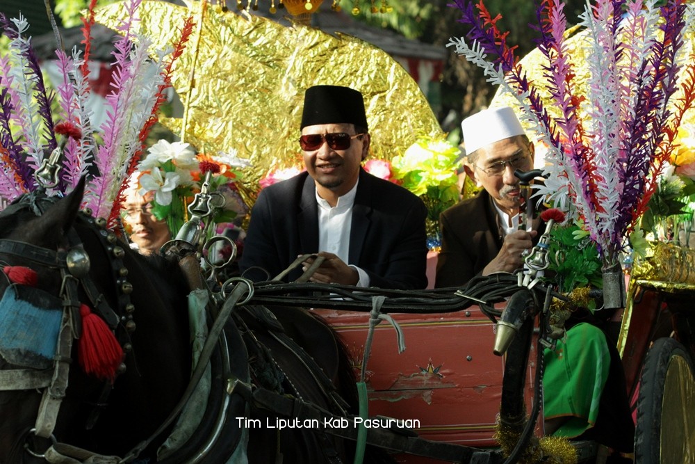 Pawai Taaruf, Bupati Irsyad Yusuf Keliling Bangil Numpak Dokar 