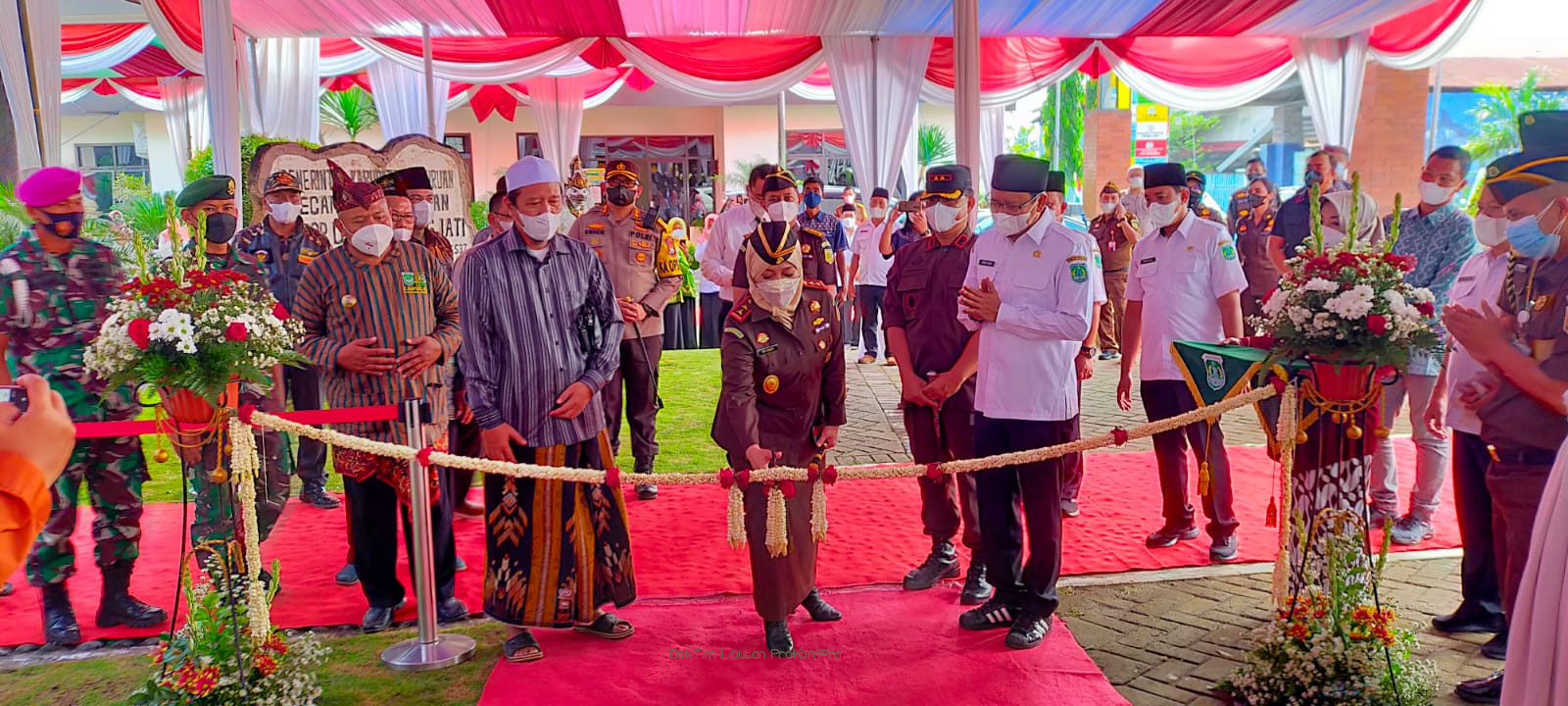Selesaikan Perkara Secara Kekeluargaan; Kajati Jatim Resmikan Rumah Restorative Justice di Kabupaten Pasuruan 