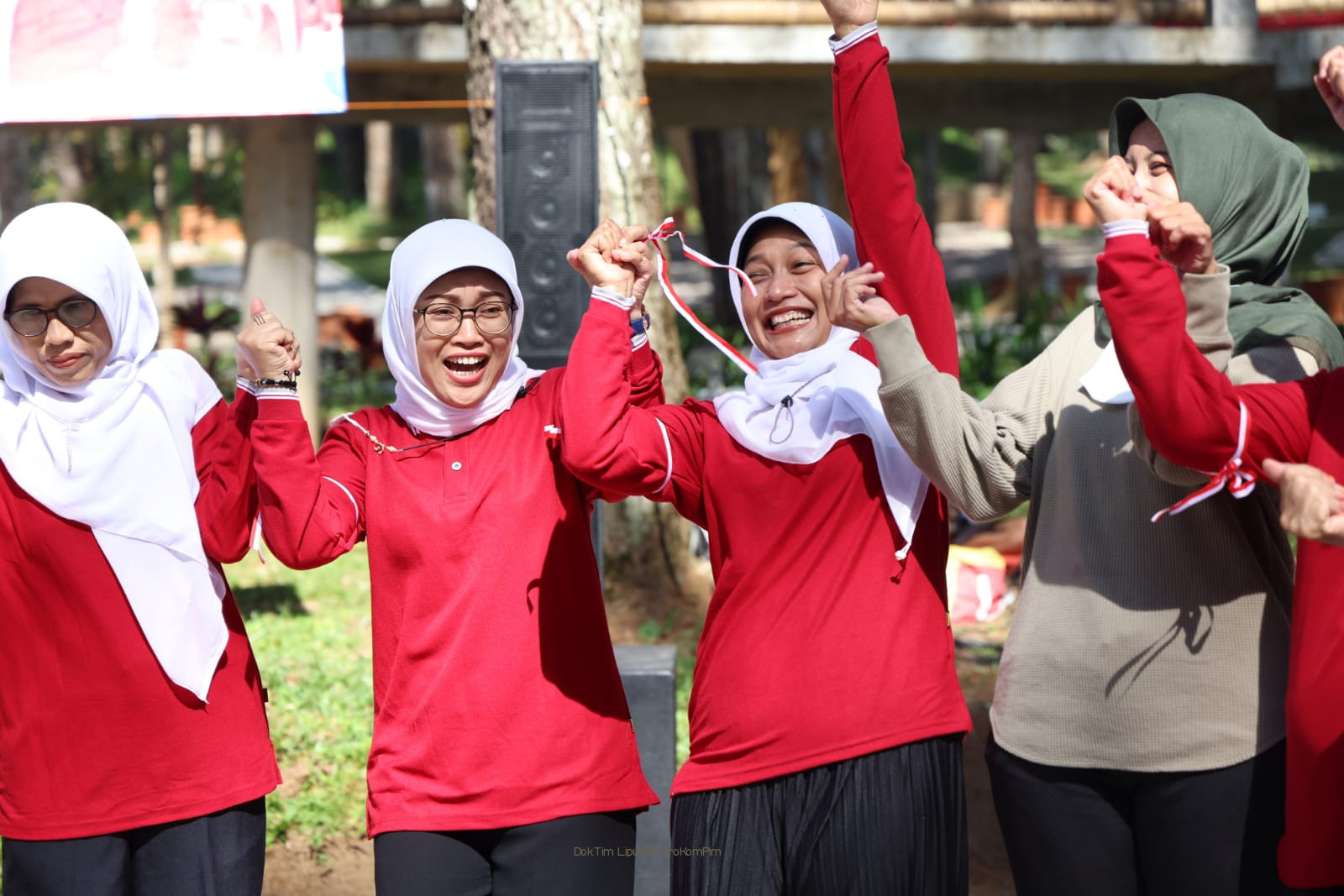 Serunya Pengurus PKK Kabupaten Pasuruan Ditantang Fun Games Sampai Baris-Berbaris