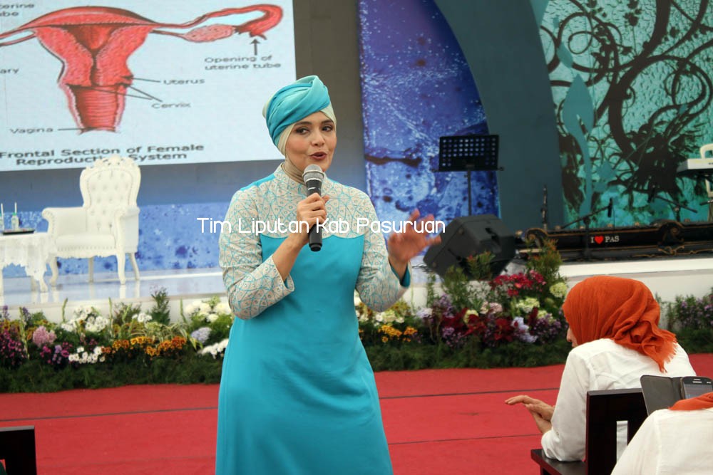 Aktris Lula Kamal Meriahkan Seminar Kesehatan TP PKK Kabupaten Pasuruan