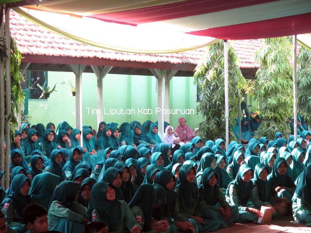 Jelang Unas , Ratusan Pelajar SMPN 2 Bangil ikuti Istighosah dan Doa Bersama