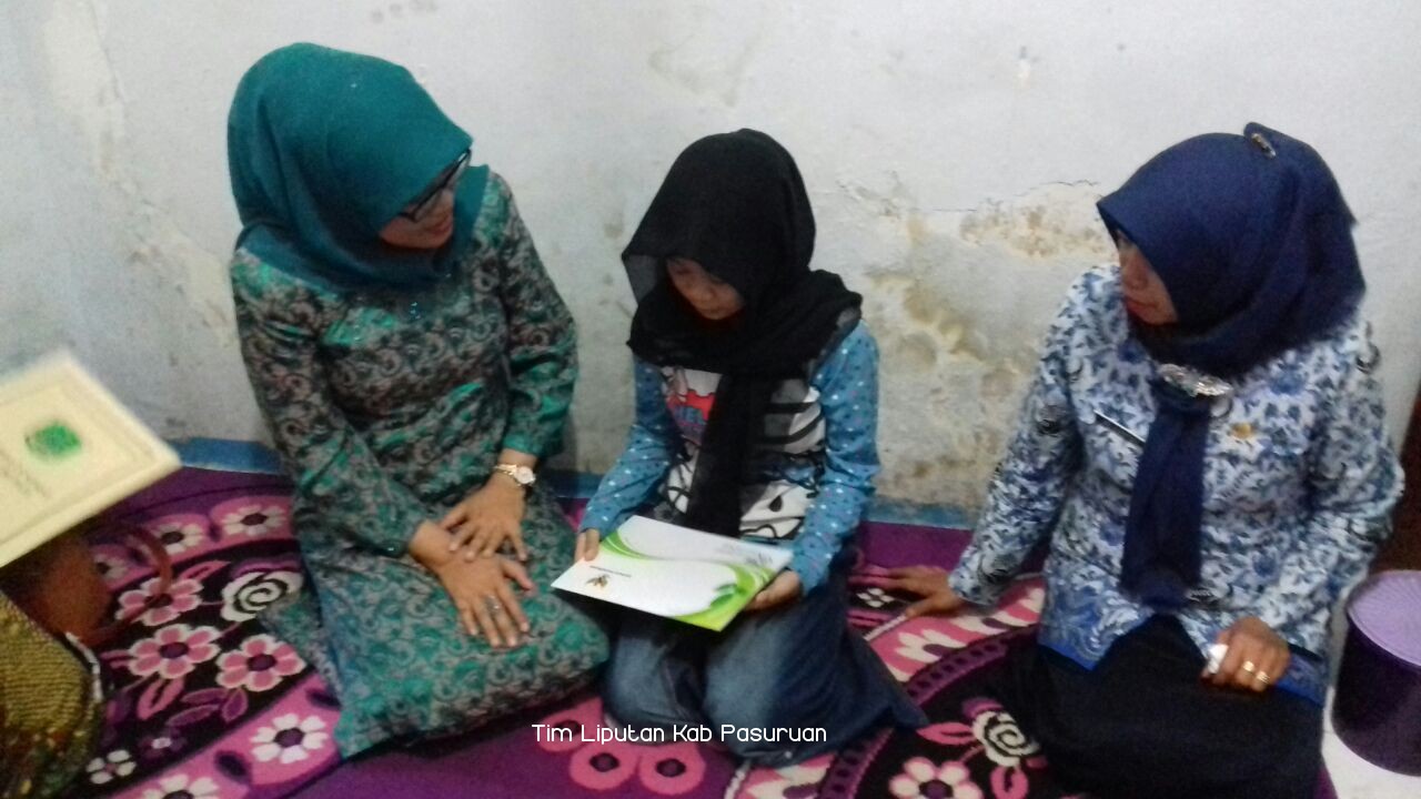 Ketua TP PKK Kabupaten Pasuruan, Ny Lulis Sambangi Keluarga Nelayan Yang Meninggal Di Laut 