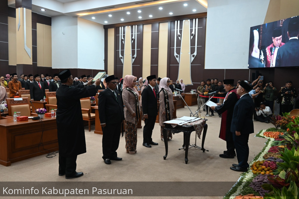 Pj Bupati Nurkholis Sampaikan Selamat Untuk 4 Pimpinan Baru DPRD Kabupaten Pasuruan