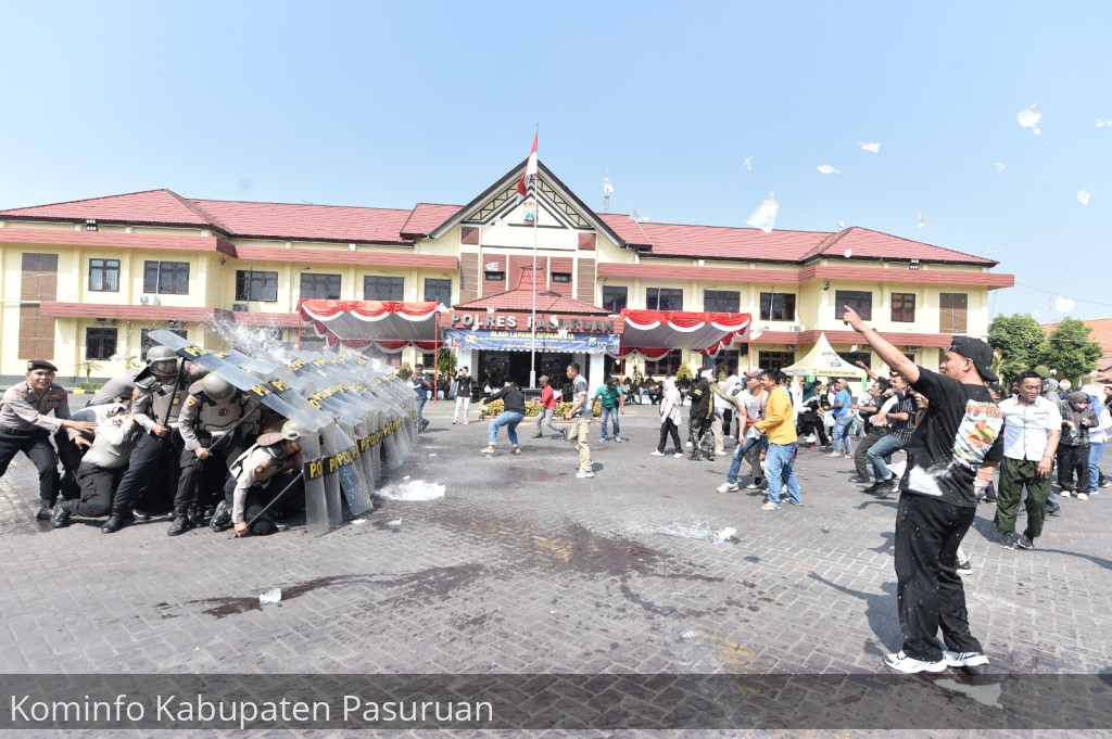 Polres Pasuruan Gelar Sispamkota. Pj Bupati Andriyanto Yakini Pilkada Kabupaten Pasuruan Kondusif