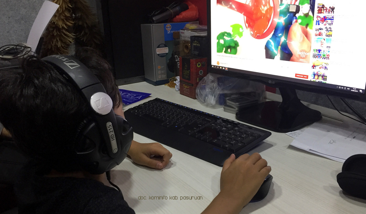 Orang Tua Sangat Berperan Awasi Anak Gunakan Internet 