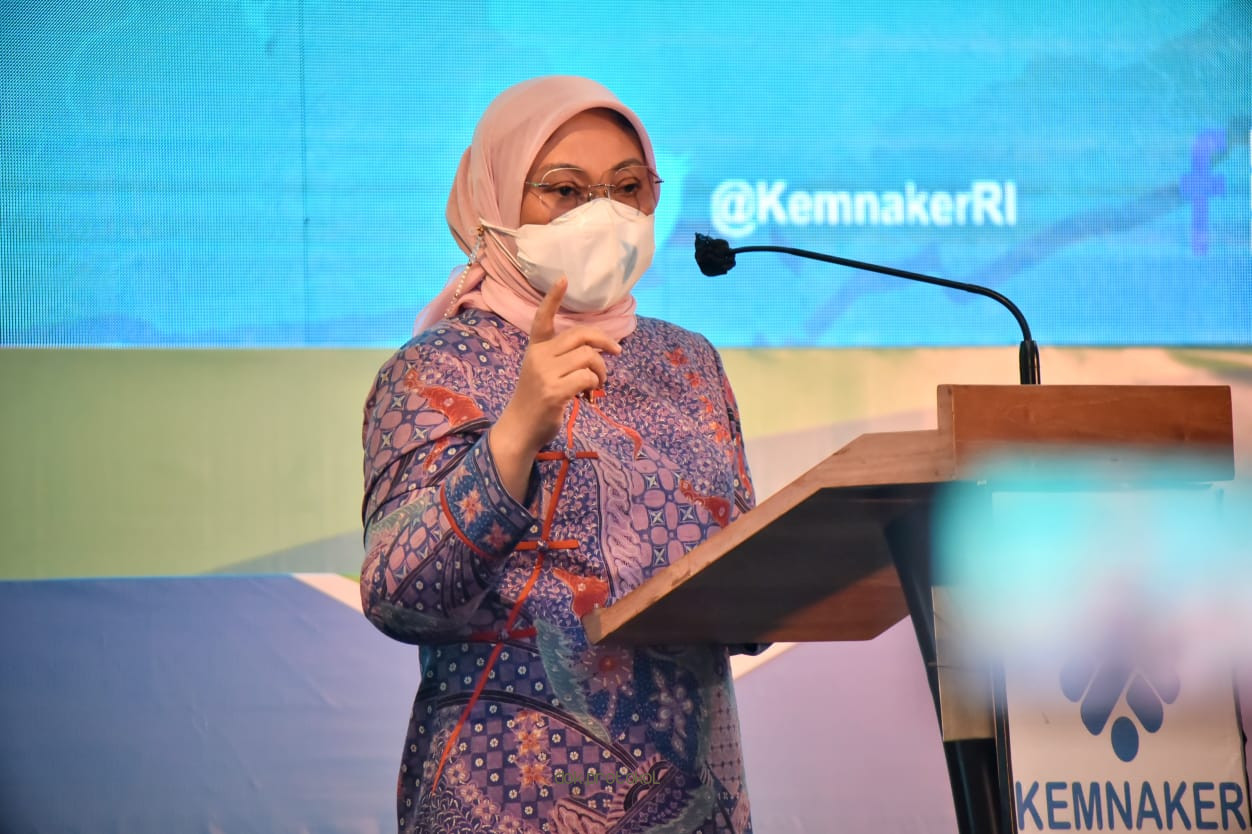 Menaker: Pembukaan Sektor Esensial Akan Dibuka Secara Bertahap Dengan Prokes