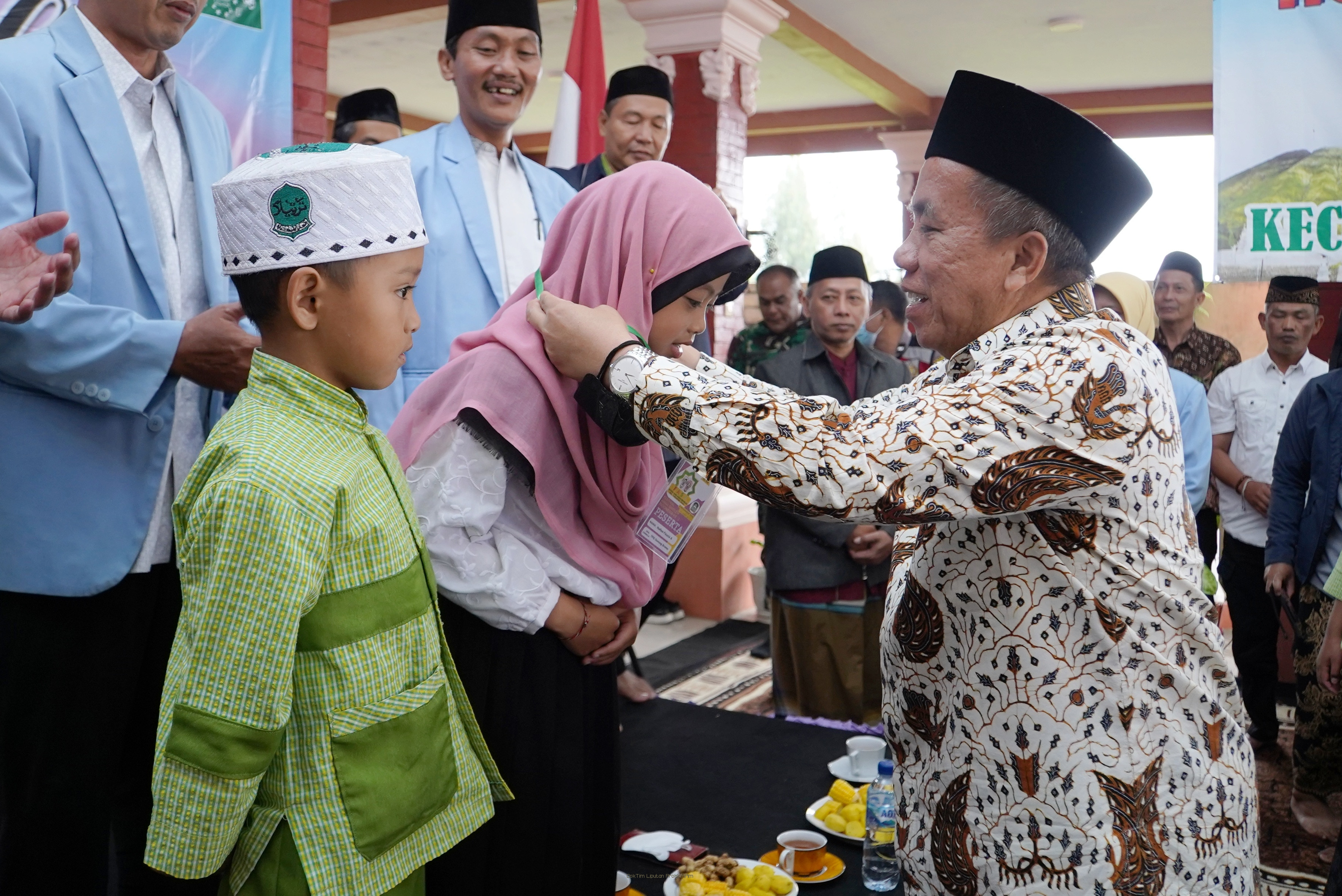 Cetak Generasi Bhineka Tunggal Ika Unggul, Wakil Bupati Minta Tenaga Pendidik di Tosari Lebih Keatif Inovatif  
