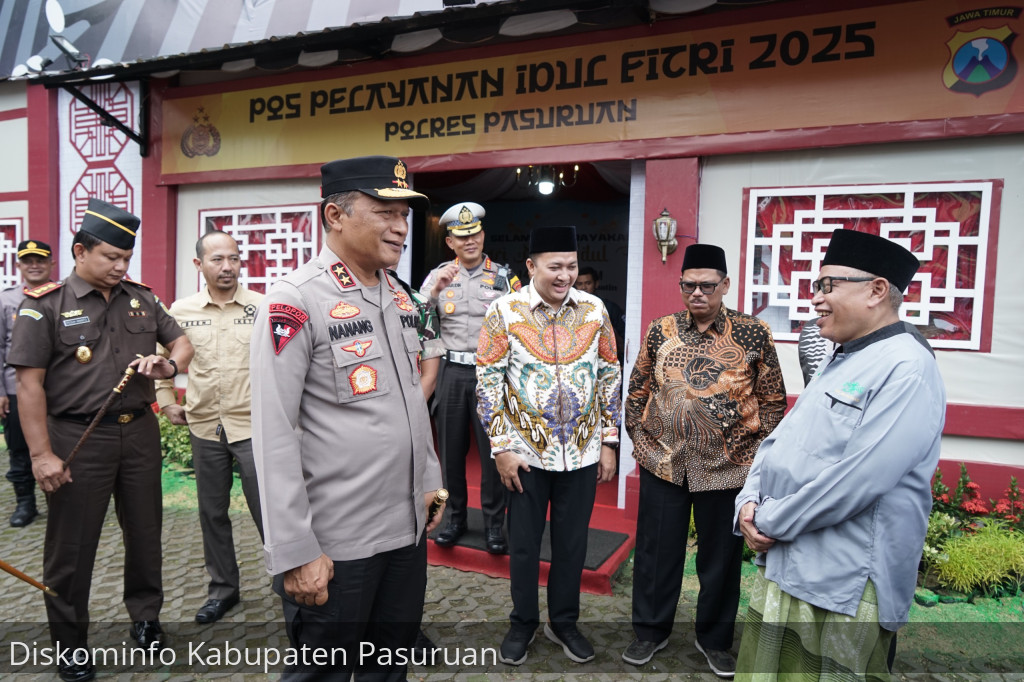 Dampingi Kapolda Tinjau Pos Yan Cheng Hoo. Bupati Mas Rusdi : Pemudik Jangan Terburu-Buru Pulang. Keluarga Menunggu di Rumah