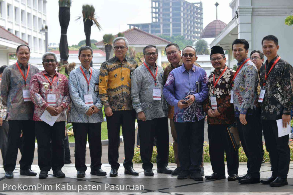 Rakornas dan Penyerahan Insentif Fiskal, Wapres Minta Konsistensi Kepala Daerah Dalam Turunkan Angka Kemiskinan Ekstrem