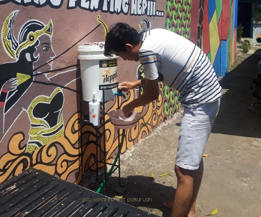 Melihat Inovasi Karang Taruna Seroja, Desa Ranuklindungan, Grati. Pasang Puluhan Wastafel Modifikasi Demi Tangkal Corona