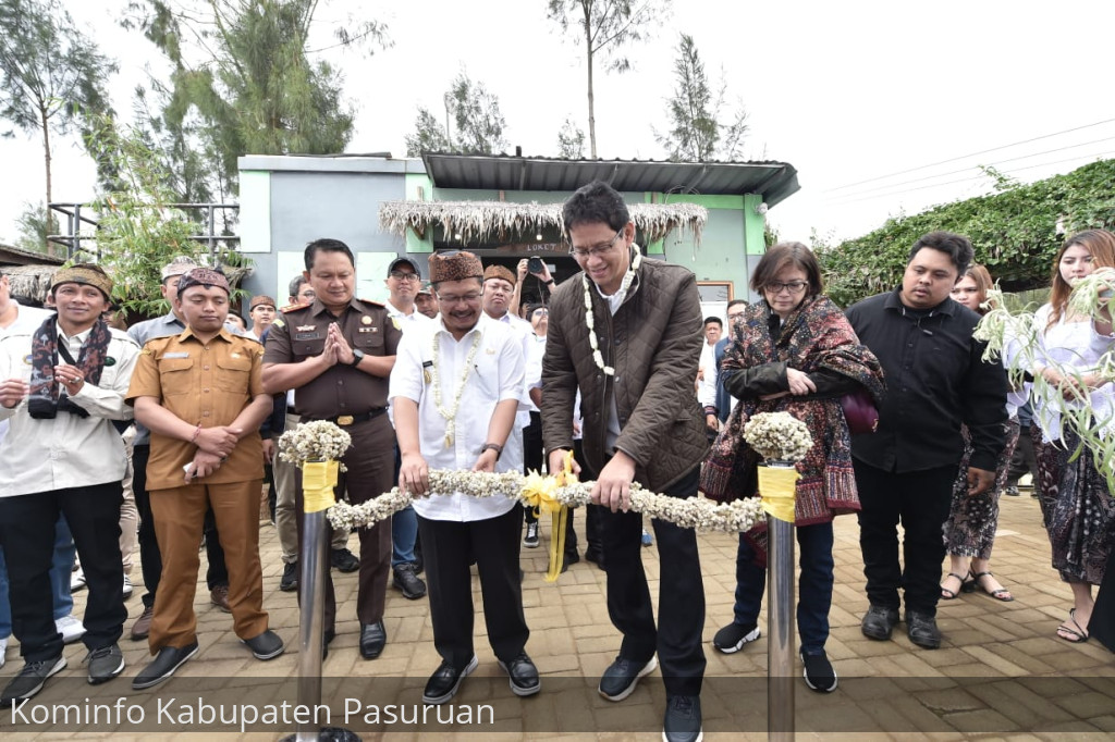 Pj Bupati Andriyanto dan Ketua Dewan Komisioner LPS Purbaya Yudhi Sadewa Resmikan Javanica Graha Taman Edelweiss